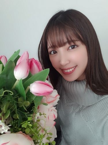 加賀美さら(Sara Kagami )
