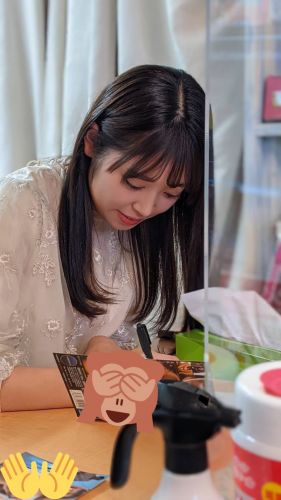 加賀美さら(Sara Kagami )
