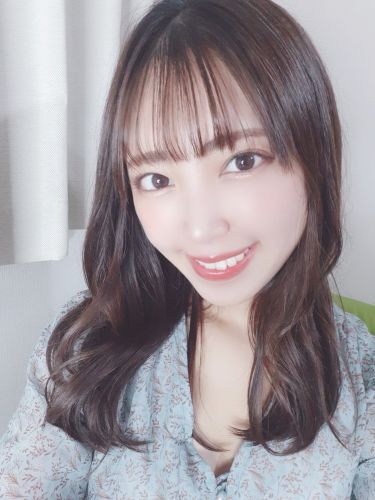 加賀美さら(Sara Kagami )