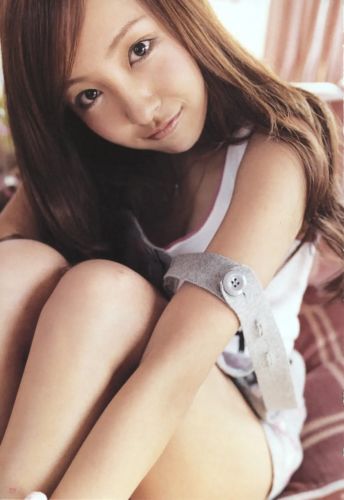 板野友美
