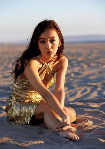 板野友美