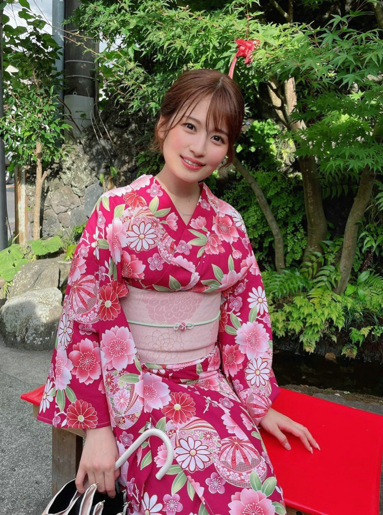 優梨まいな