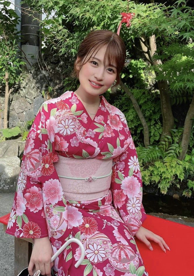 優梨まいな