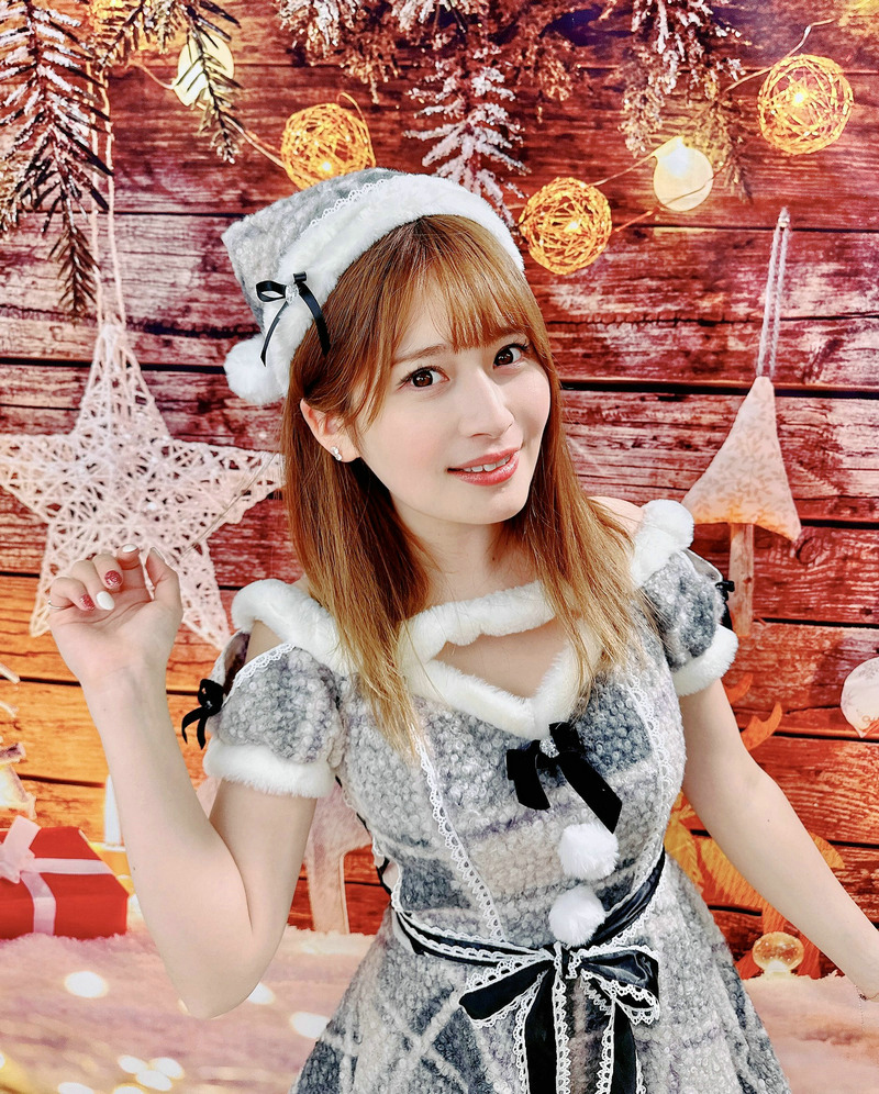 優梨まいな
