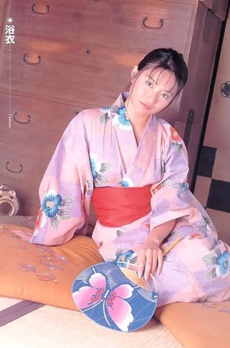 小室友里(小室友裡、KOMoroYuri、こむろゆり)
