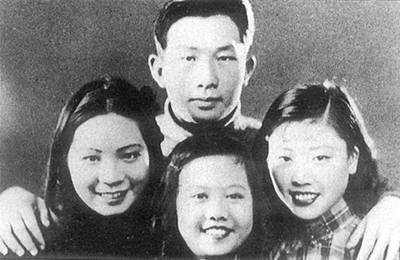王人美家庭|（左）