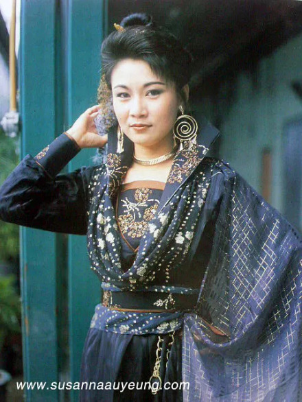 《饮马江湖》中饰演沙妃丽