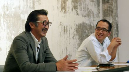 和纳谷六朗之子纳谷僚介在一起