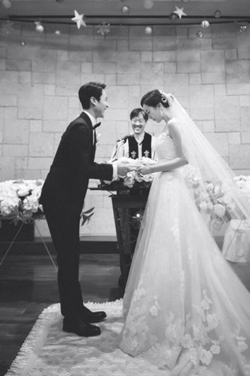 郑宇与妻子金有美的婚礼