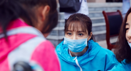 百人援甘公益活动