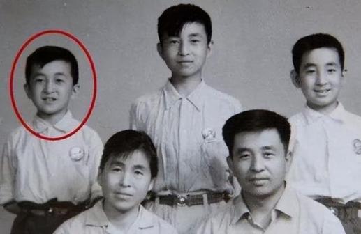 黄宏全家福
