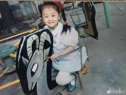 章龄之儿时照片