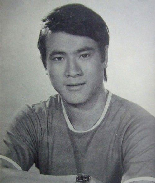 青年时期的李修贤