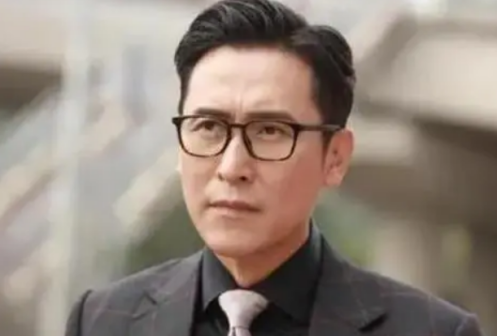 在《创世纪1：地产风云》中饰演叶荣晋