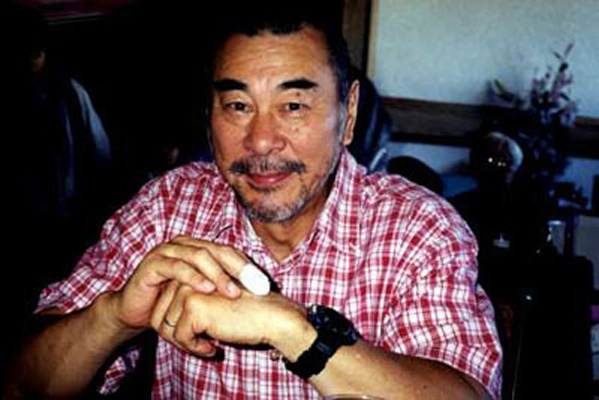 乔宏手指被车门夹断后接活