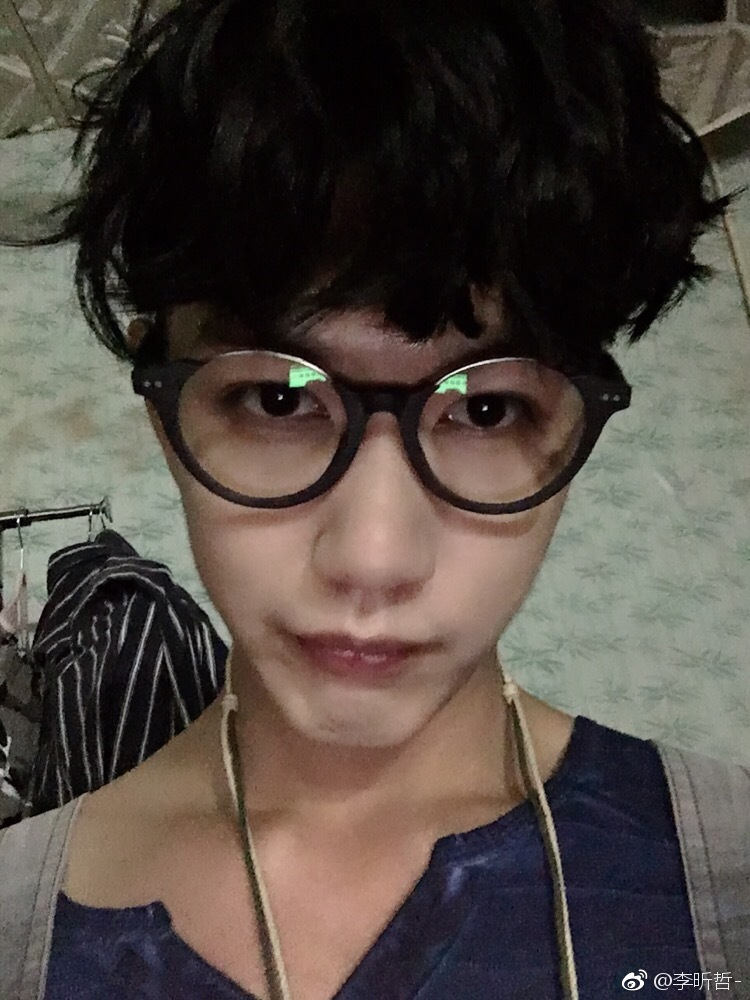 李昕哲写真