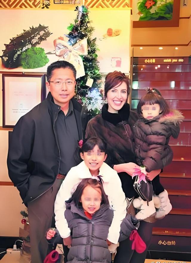 李阳及其妻子、女儿