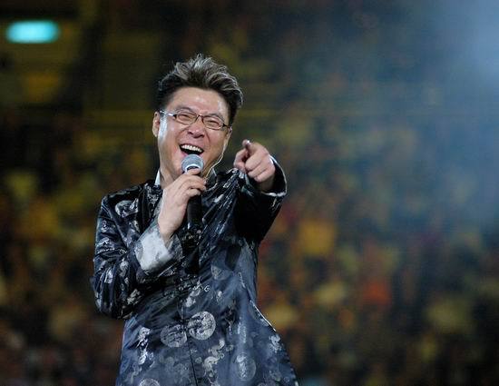 姜育恒在“20年经典再回首”个人演唱会现场 