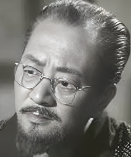 骆恭 