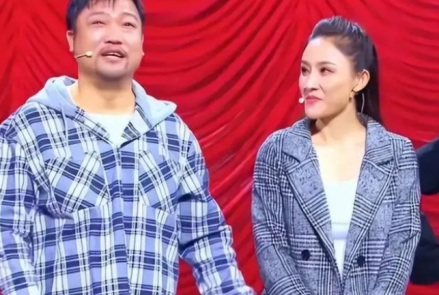贾冰与其妻子胡凡凡
