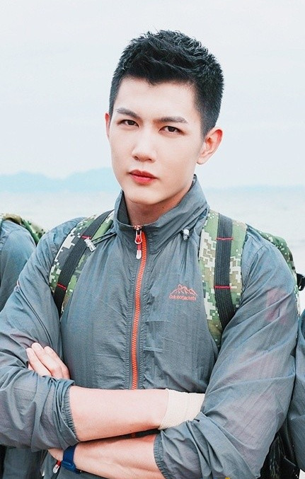 李昕哲写真
