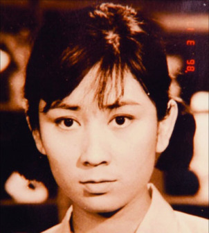青年鲍起静