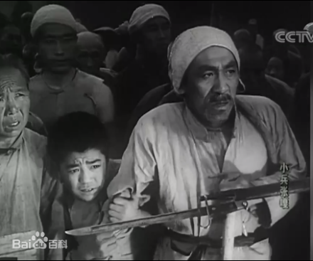 李孟尧在《小兵张嘎》中扮演老村长——纯纲 