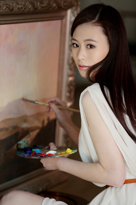 龙一一Adela