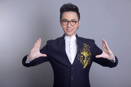 李鸣宇写真