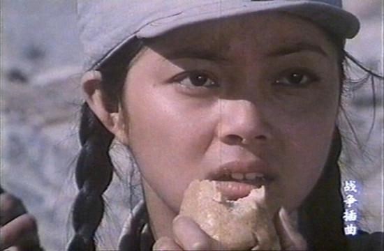 《战争插曲》中饰演叶芳