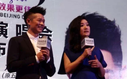 凤凰传奇在《梦想星搭档》现场