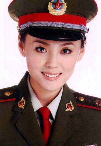 梁爱琪早期照片
