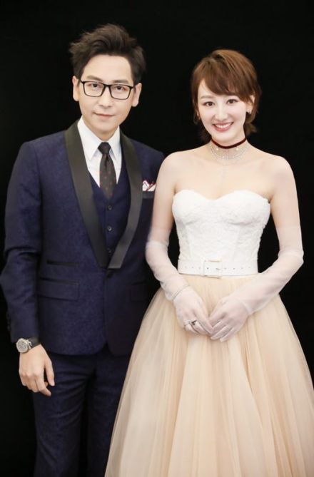 郭晓敏与李好结婚艺术照