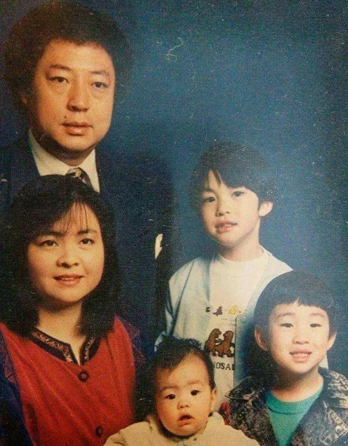 刘宪华全家福